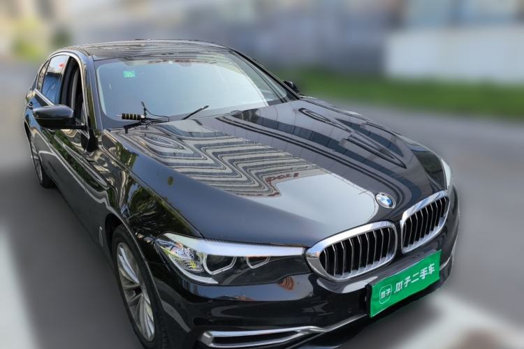 Used BMW 5 Series 2019 525Li Luxury Package Front Right 45 Deg