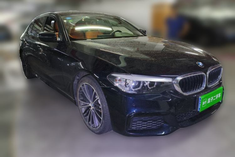 Used BMW 5 Series 2019 Facelifted 530Li Leading Edition M Sport Package Front Right 45 Deg