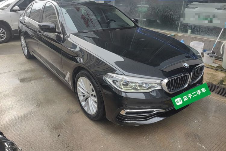 Used BMW 5 Series 2019 Facelifted 530Li Luxury Edition Premium Package Front Right 45 Deg