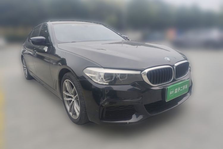 Used BMW 5 Series 2019 525Li M Sport Package Front Right 45 Deg