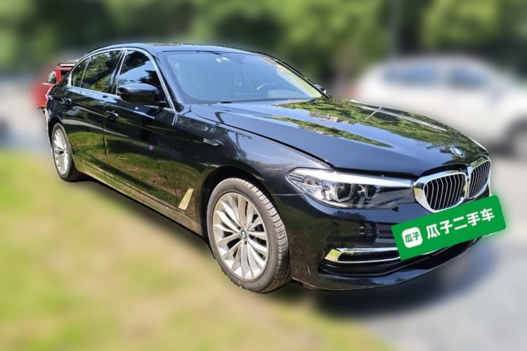 Used BMW 5 Series 2019 525Li Luxury Package Front Right 45 Deg