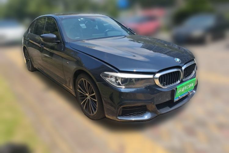 Used BMW 5 Series 2019 Facelifted 530Li Leading Edition M Sport Package Front Right 45 Deg