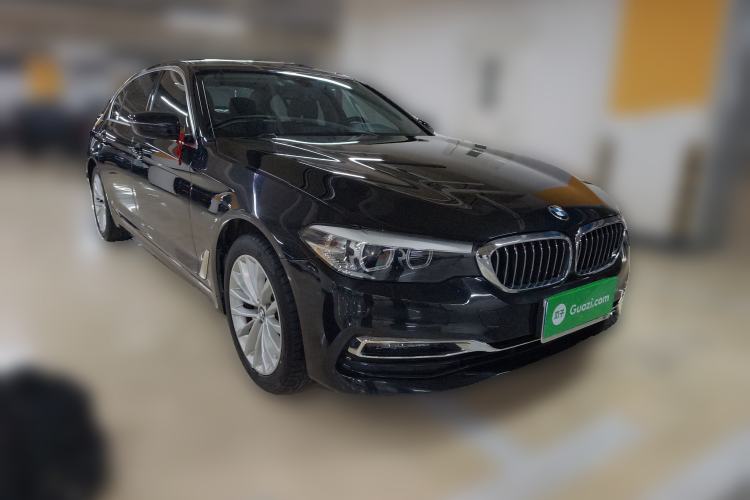 Used BMW 5 Series 2019 525Li Luxury Package Front Right 45 Deg