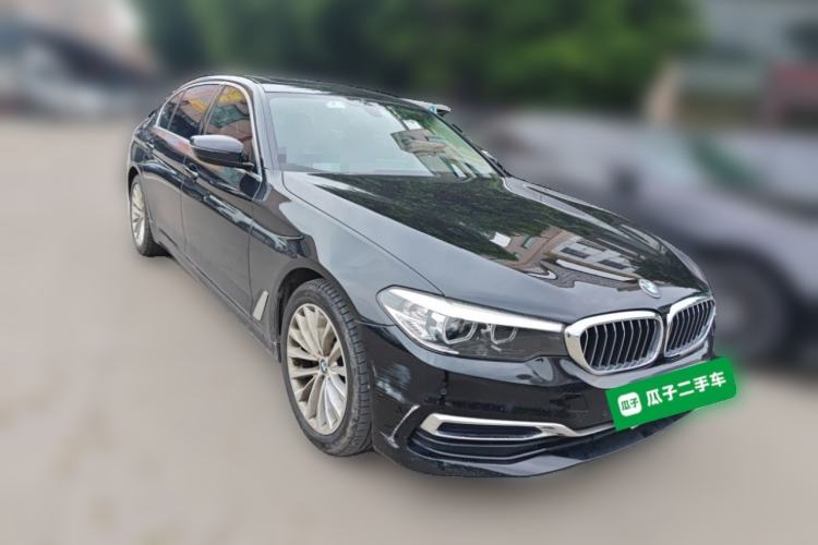 Used BMW 5 Series 2019 Facelifted 525Li Luxury Package Front Right 45 Deg