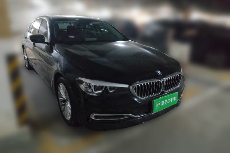 Used BMW 5 Series 2019 525Li Luxury Package Front Right 45 Deg