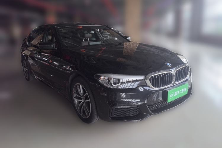 Used BMW 5 Series 2019 525Li M Sport Package Front Right 45 Deg