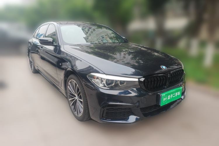 Used BMW 5 Series 2019 Facelifted 530Li Leading Edition M Sport Package Front Right 45 Deg