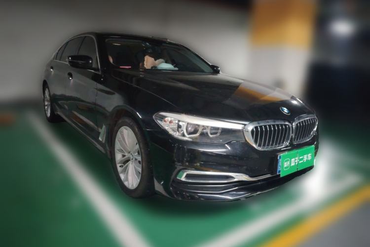 Used BMW 5 Series 2019 Facelifted 525Li Luxury Package Front Right 45 Deg