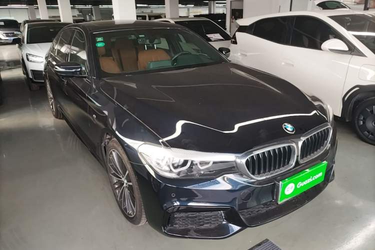 Used BMW 5 Series 2019 Facelifted 530Li Leading Edition M Sport Package Front Right 45 Deg
