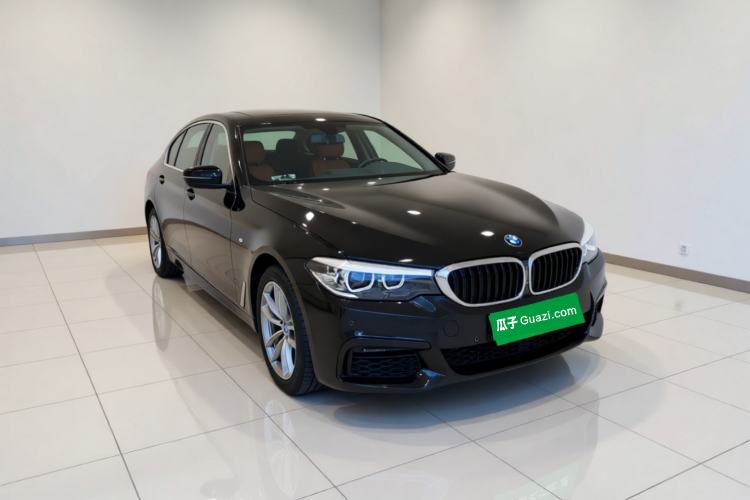 Used BMW 5 Series 2019 525Li M Sport Package Front Right 45 Deg