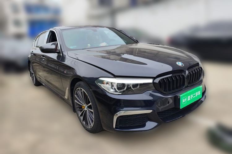 Used BMW 5 Series 2019 Facelifted 530Li Leading Edition M Sport Package Front Right 45 Deg