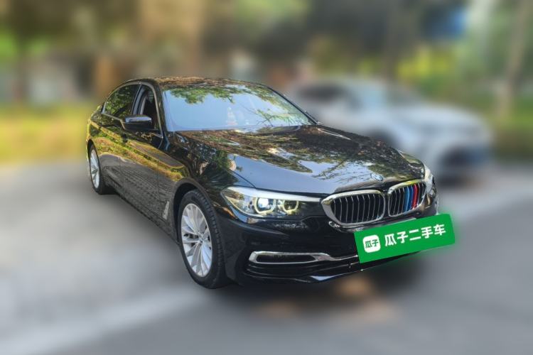 Used BMW 5 Series 2019 530Li Leading Model Luxury Package Front Right 45 Deg