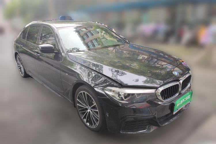 Used BMW 5 Series 2019 Facelifted 530Li Leading Edition M Sport Package Front Right 45 Deg