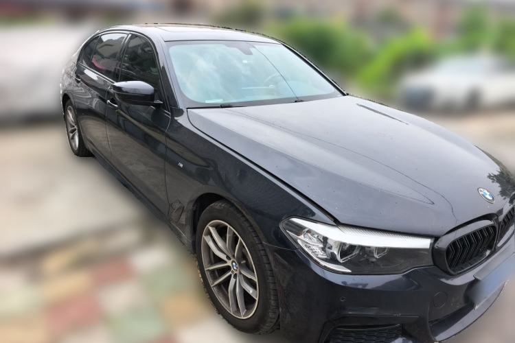Used BMW 5 Series 2019 525Li M Sport Package Front Right 45 Deg