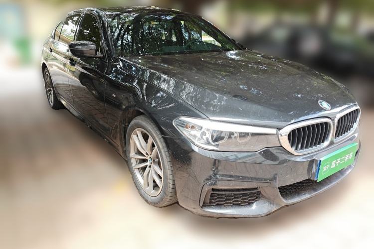 Used BMW 5 Series 2019 525Li M Sport Package Front Right 45 Deg