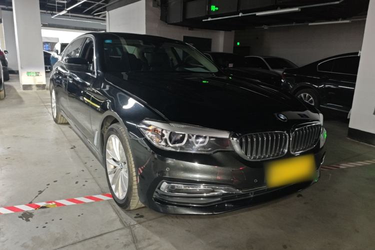 Used BMW 5 Series 2019 530Li xDrive Luxury Package Front Right 45 Deg