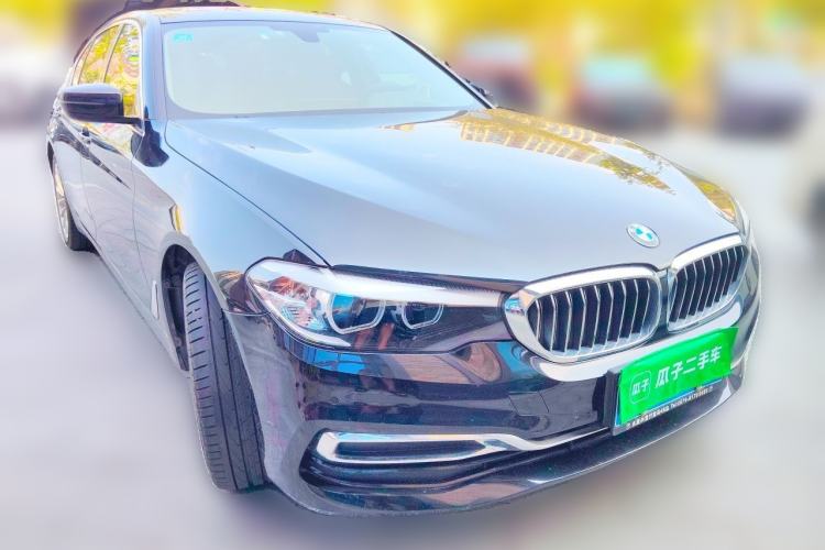 Used BMW 5 Series 2019 Facelifted 525Li Luxury Package Front Right 45 Deg
