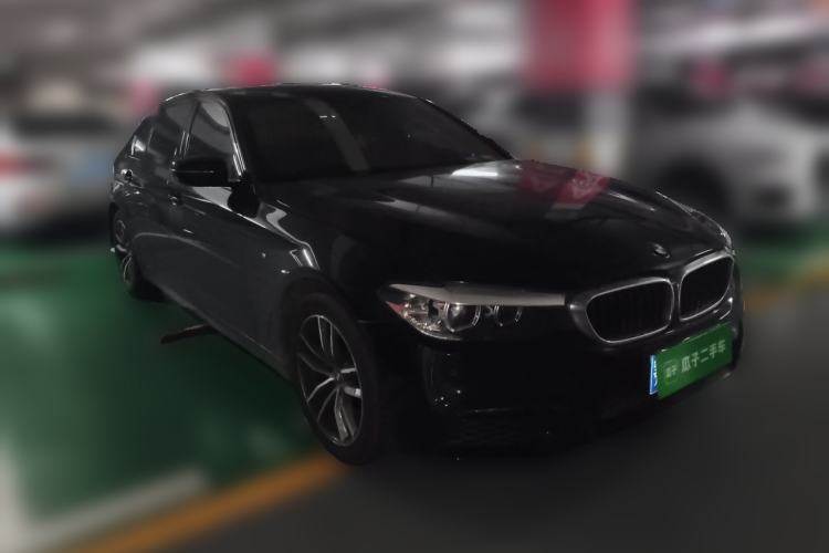 Used BMW 5 Series 2019 525Li M Sport Package Front Right 45 Deg