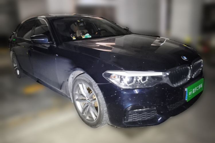 Used BMW 5 Series 2019 525Li M Sport Package Front Right 45 Deg