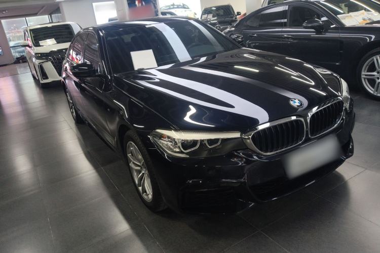 Used BMW 5 Series 2019 525Li M Sport Package Front Right 45 Deg