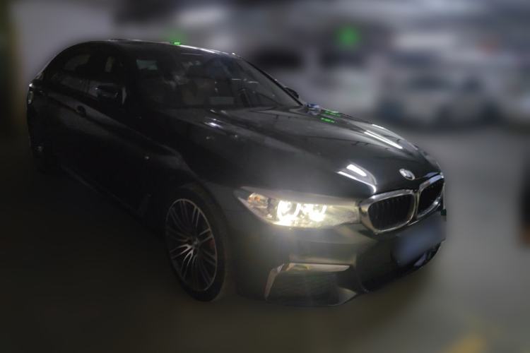 Used BMW 5 Series 2019 530Li Leading Model M Sport Package Front Right 45 Deg