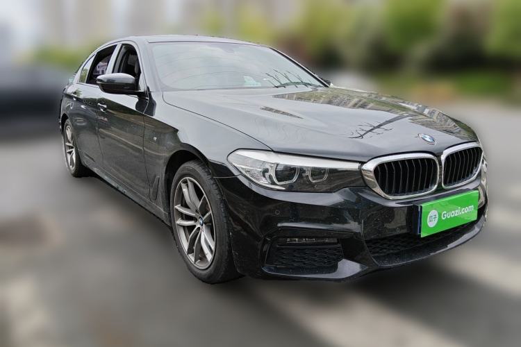 Used BMW 5 Series 2019 525Li M Sport Package Front Right 45 Deg