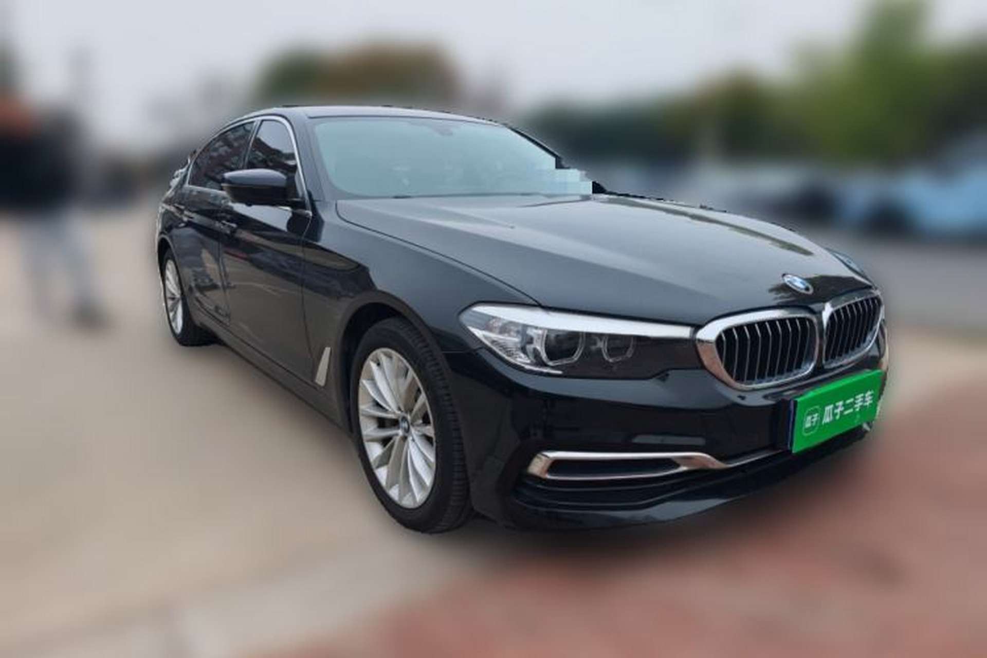 Used BMW 5 Series 2019 Facelifted 530Li Leading Edition Luxury Package Front Right 45 Deg