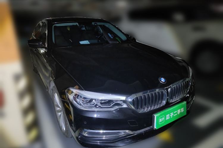 Used BMW 5 Series 2019 Facelifted 530Li Luxury Edition Premium Package Front Right 45 Deg