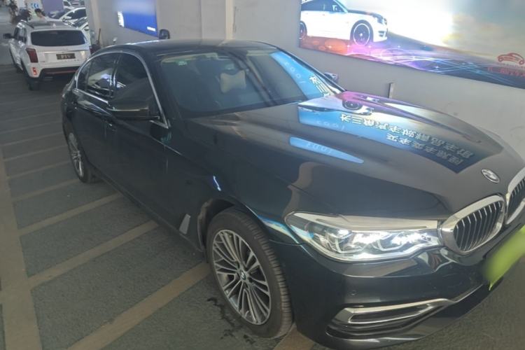 Used BMW 5 Series 2019 530Li Luxury Edition Premium Package Front Right 45 Deg