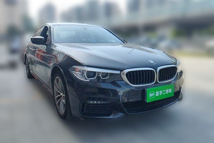 Used BMW 5 Series 2019 525Li M Sport Package Front Right 45 Deg
