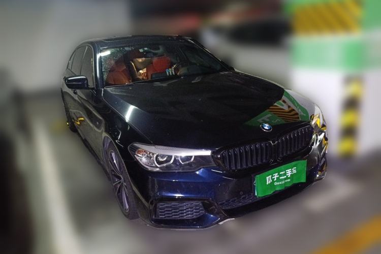 Used BMW 5 Series 2019 Facelifted 530Li Leading Edition M Sport Package Front Right 45 Deg