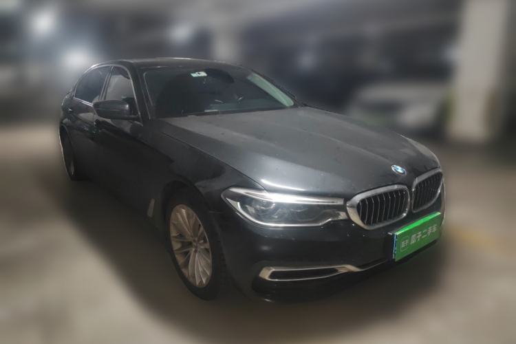 Used BMW 5 Series 2019 Facelifted 530Li Luxury Edition Premium Package Front Right 45 Deg