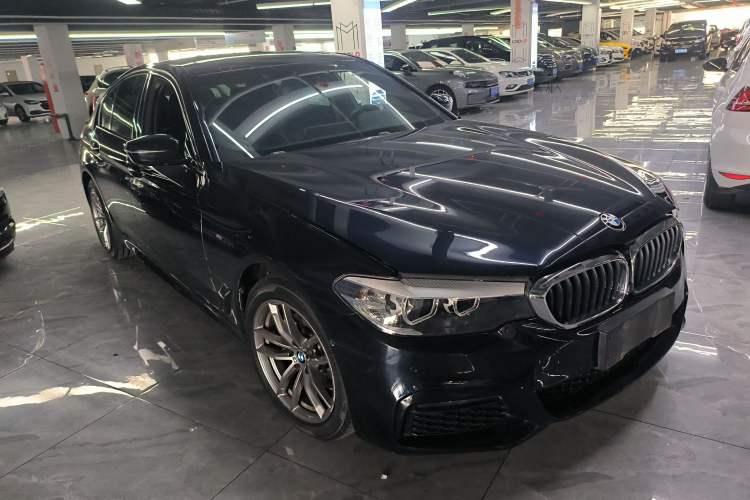 Used BMW 5 Series 2019 525i M Sport Package Front Right 45 Deg