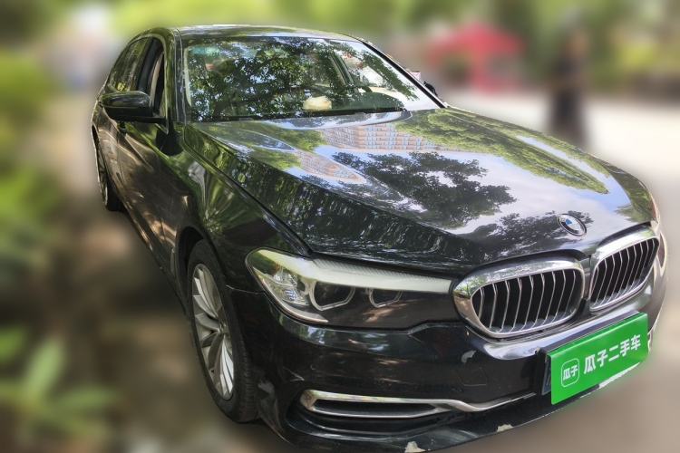 Used BMW 5 Series 2019 530Li Leading Model Luxury Package Front Right 45 Deg