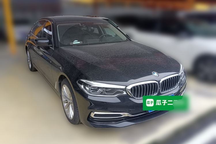 Used BMW 5 Series 2019 Facelifted 530Li Luxury Edition Premium Package Front Right 45 Deg