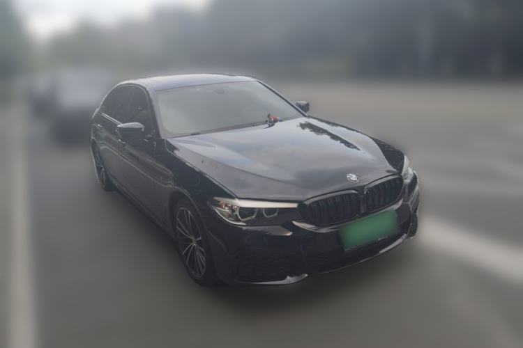 Used BMW 5 Series 2019 Facelifted 530Li Leading Edition M Sport Package Front Right 45 Deg