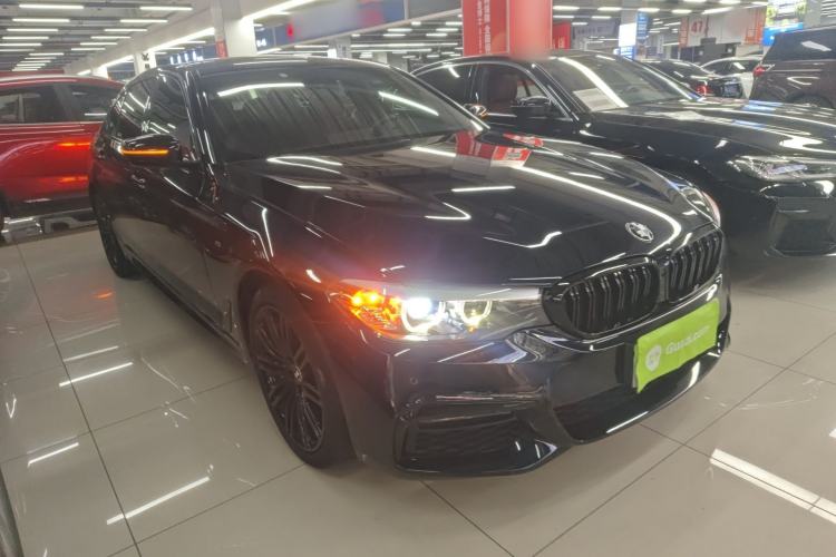 Used BMW 5 Series 2019 530Li Leading Model M Sport Package Front Right 45 Deg
