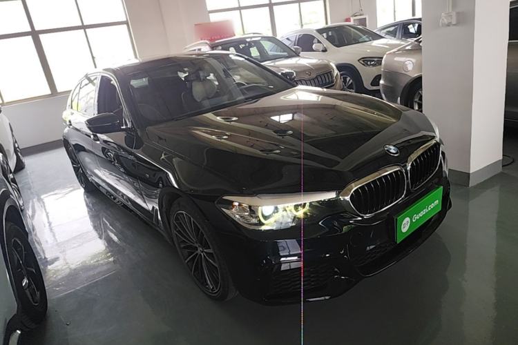 Used BMW 5 Series 2019 Facelifted 530Li Leading Edition M Sport Package Front Right 45 Deg