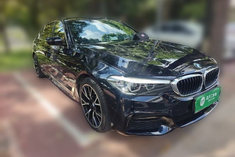 Used BMW 5 Series 2019 530Li Leading Model M Sport Package Front Right 45 Deg