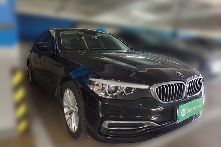 Used BMW 5 Series 2019 Facelifted 530Li Leading Edition Luxury Package Front Right 45 Deg