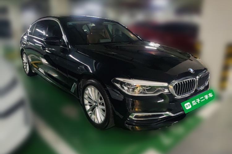Used BMW 5 Series 2019 525Li Luxury Package Front Right 45 Deg