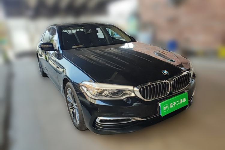 Used BMW 5 Series 2019 530Li Luxury Edition Premium Package Front Right 45 Deg