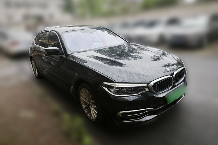 Used BMW 5 Series 2019 Facelifted 530Li Luxury Edition Premium Package Front Right 45 Deg