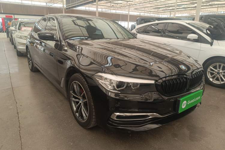 Used BMW 5 Series 2019 525Li Luxury Package Front Right 45 Deg