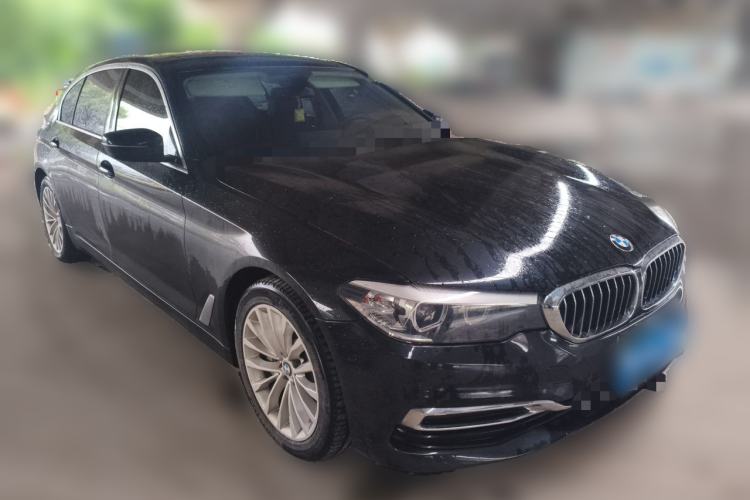 Used BMW 5 Series 2019 Facelifted 530Li Leading Edition Luxury Package Front Right 45 Deg