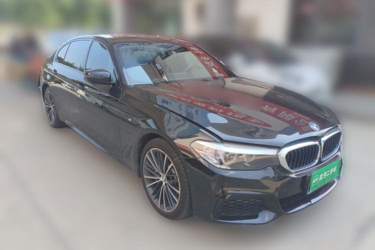 Used BMW 5 Series 2019 Facelifted 530Li Leading Edition M Sport Package Front Right 45 Deg