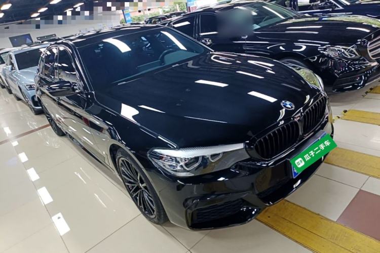 Used BMW 5 Series 2019 Facelifted 530Li Leading Edition M Sport Package Front Right 45 Deg