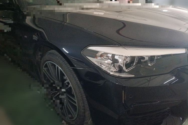 Used BMW 5 Series 2019 530Li Leading Model M Sport Package Front Right 45 Deg