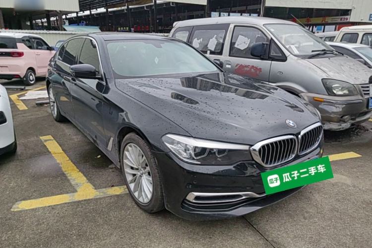 Used BMW 5 Series 2019 530Li Leading Model Luxury Package Front Right 45 Deg