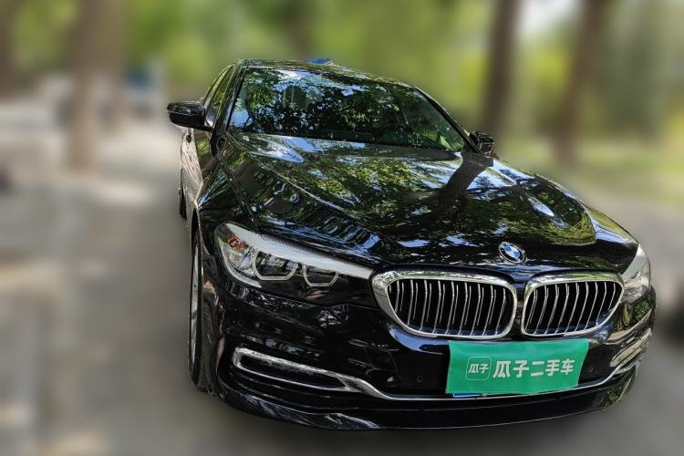 Used BMW 5 Series 2019 530Li Leading Model Luxury Package Front Right 45 Deg
